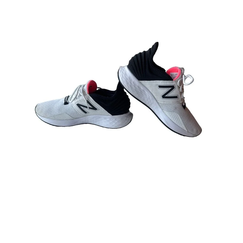 New Balance Fresh Foam Roav Women's Size 10 White Black Pink WROAVLW Excellent